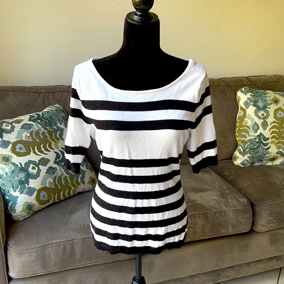 New York & Co Bateau Neck Sweater - Picture 1 of 4